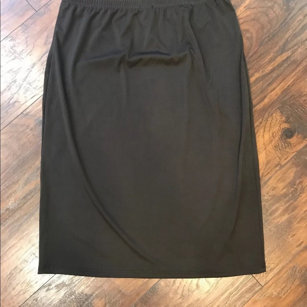 Nuggles straight black skirt, XXL